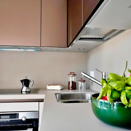 Apartment San Babila Tower With Panoramic Terrace Overlooking Duomo By Rentopolis *