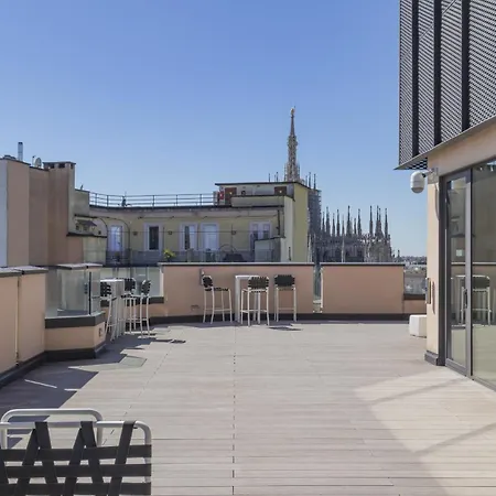 San Babila Tower With Panoramic Terrace Overlooking Duomo By Rentopolis * Milano