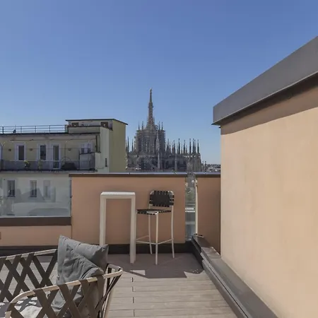 Appartamento San Babila Tower With Panoramic Terrace Overlooking Duomo By Rentopolis *